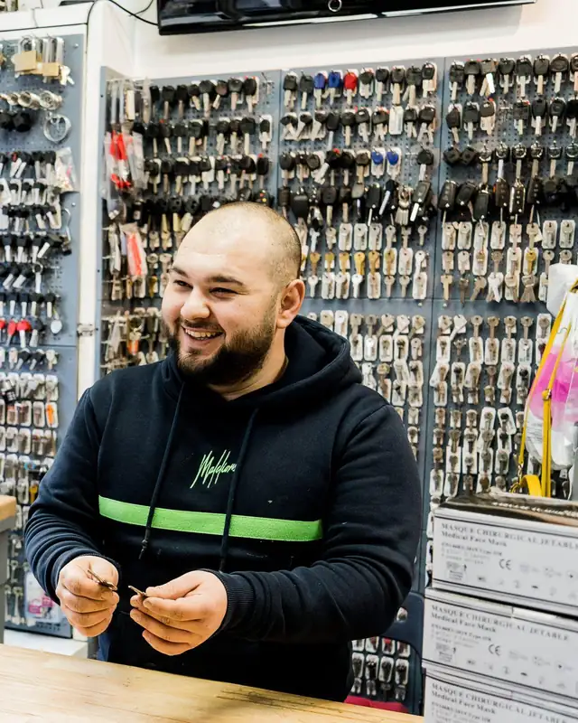 Harrie in de winkel aan het Sint Annaplein